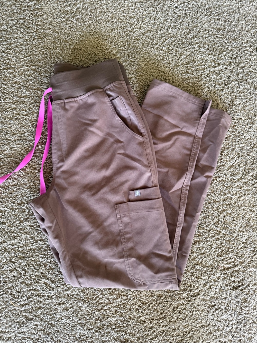 Figs Yola Smokey Taupe PO 3915 size small